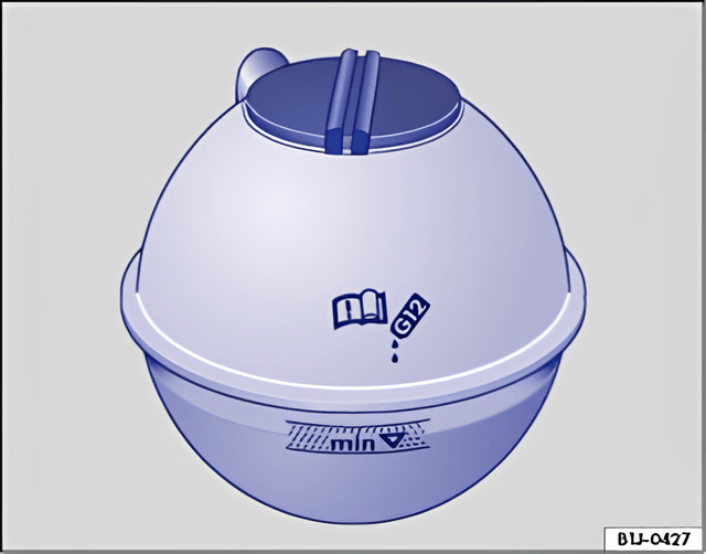 Fig. 141 In the engine compartment: mark on the coolant expansion tank